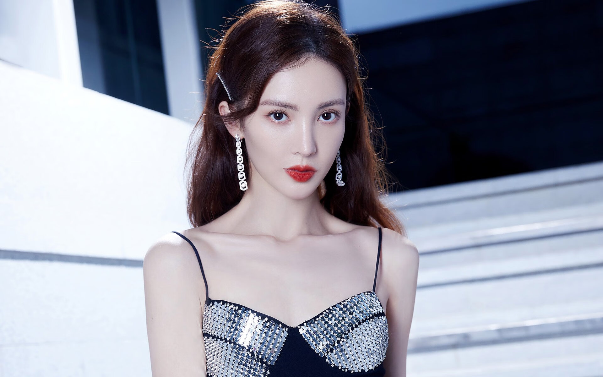 AYX SPORTS-特斯·冯·迪克：无球跑动不断制造空档，巧妙创造得分机会，冯特斯拉克