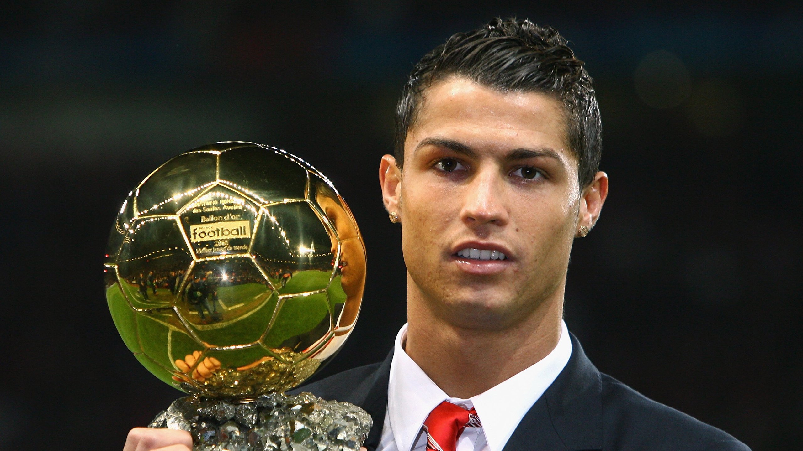 《顶级战队内部揭秘：如何打造“铁血”战术体系》，超级战队铁血魔将